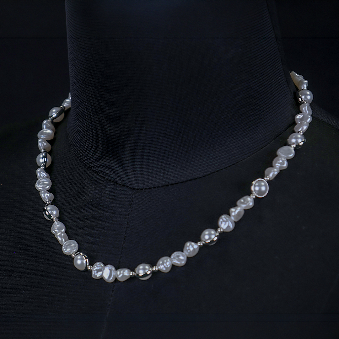 Uneven Pearl Necklace