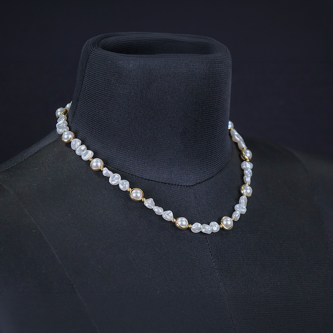 Uneven Pearl Necklace