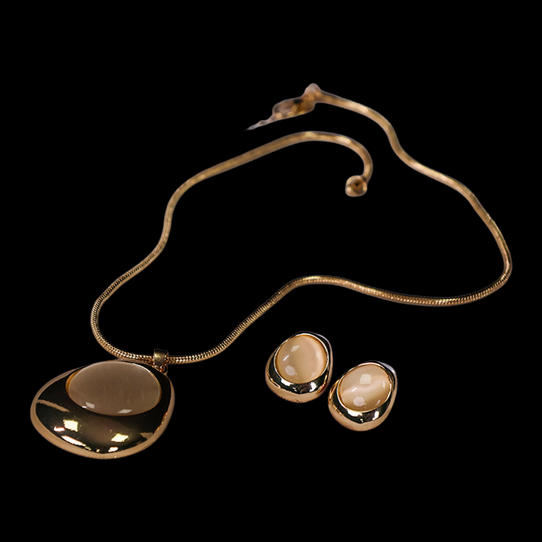 Designer Stone Metal Pendant Chain Set